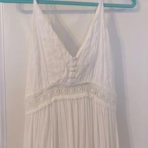 White Flowy Maxi Dress (Medium)